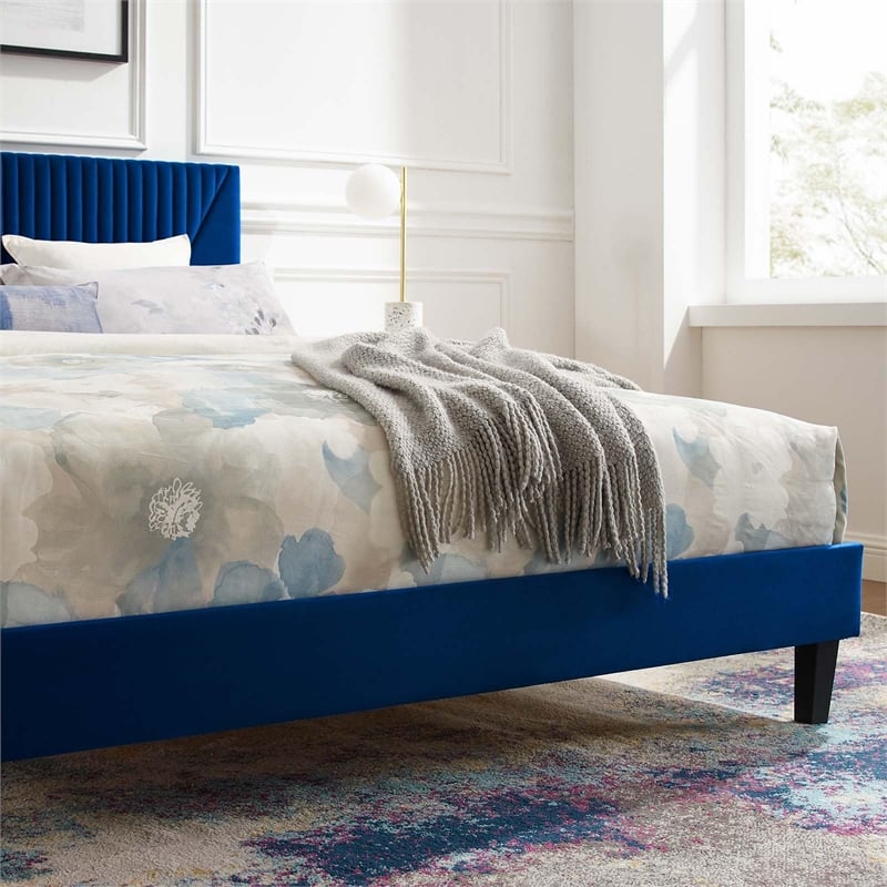 Modway Yasmine Channel Tufted Velvet King Platform Bed in Navy