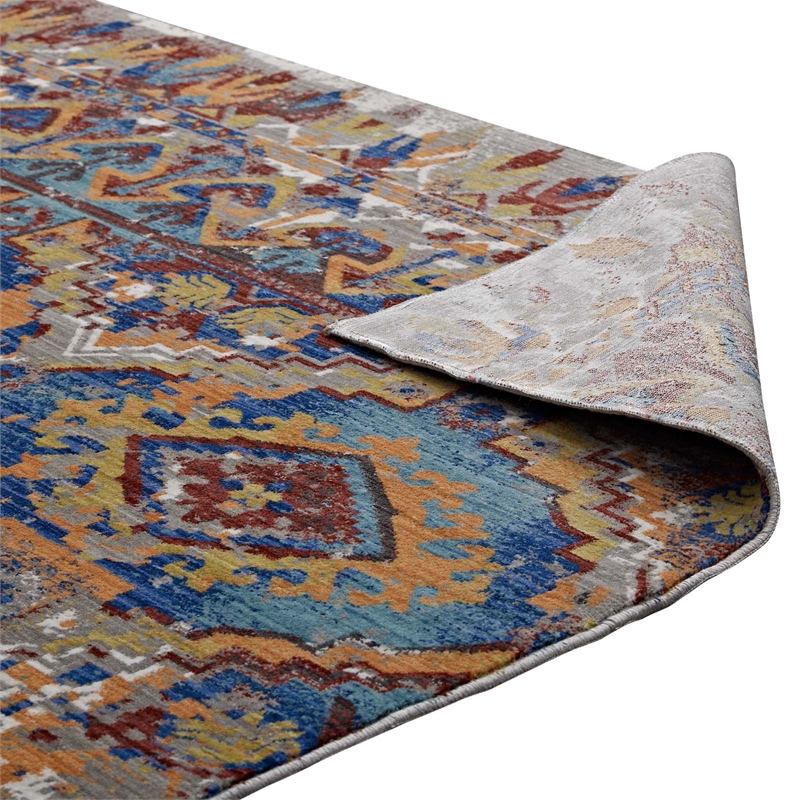 Centehua Distressed Southwestern Aztec 5x8 Area Rug in Multicolored