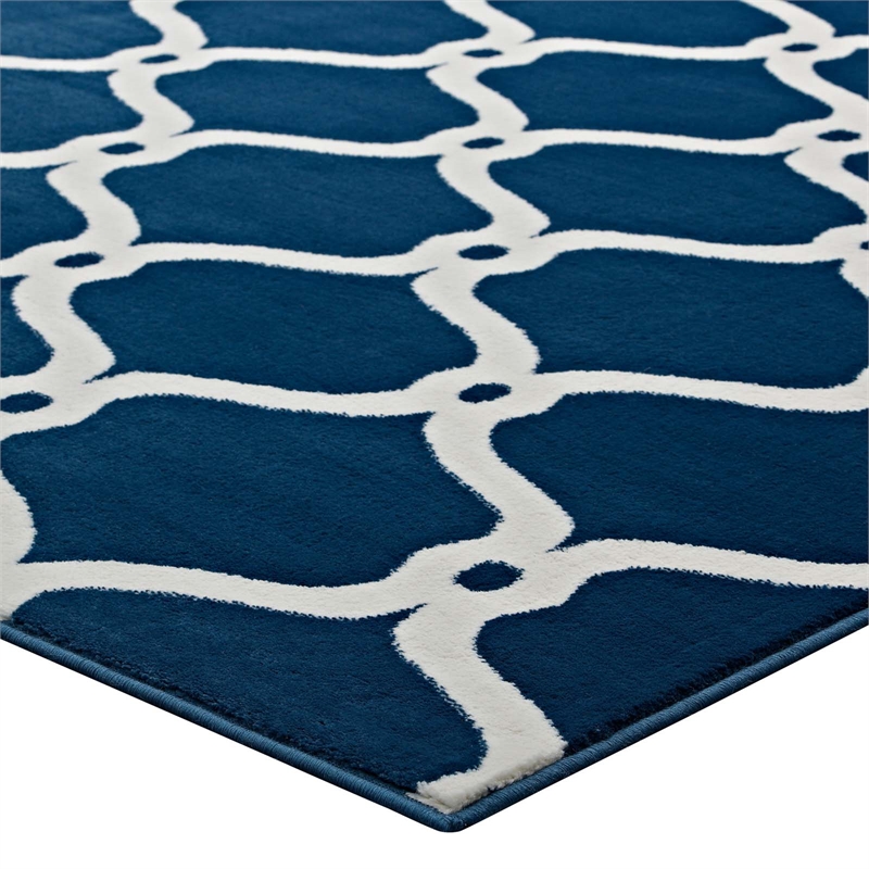 Beltara Chain Link Transitional Trellis 8x10 Area Rug in Moroccan Blue and Ivory