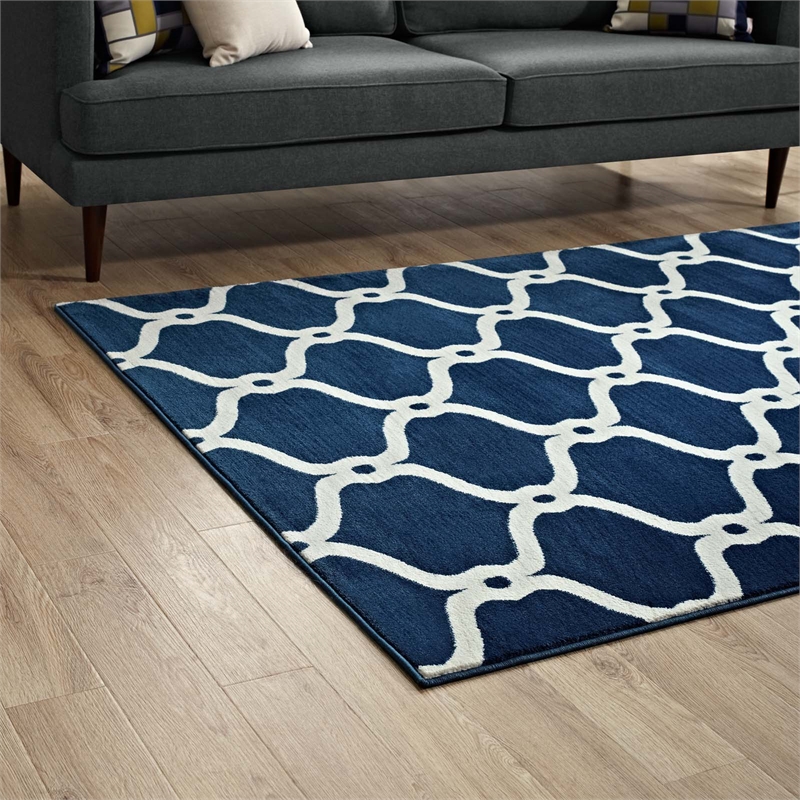 Beltara Chain Link Transitional Trellis 8x10 Area Rug in Moroccan Blue and Ivory