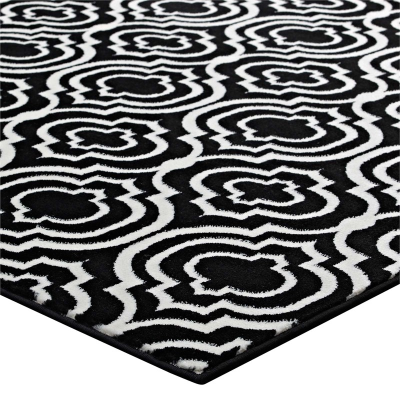 Frame Transitional Moroccan Trellis 5x8 Area Rug in Black and White