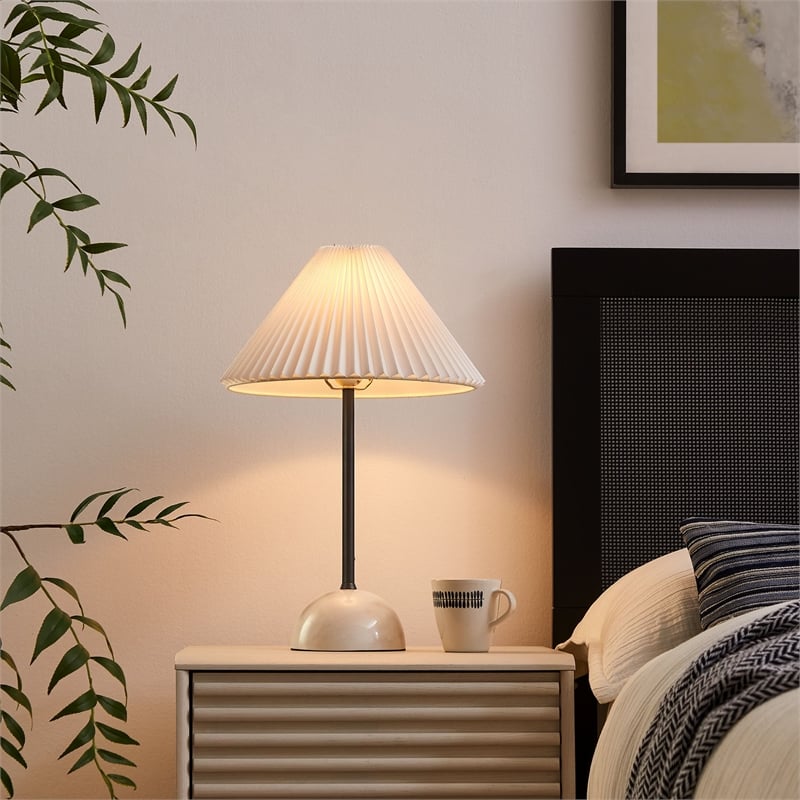 Illusion Table Lamp in Black
