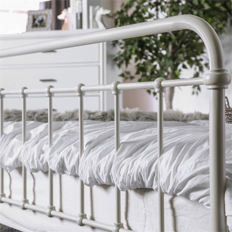 Furniture of America Celinda Metal California King Spindle Bed in Vintage White