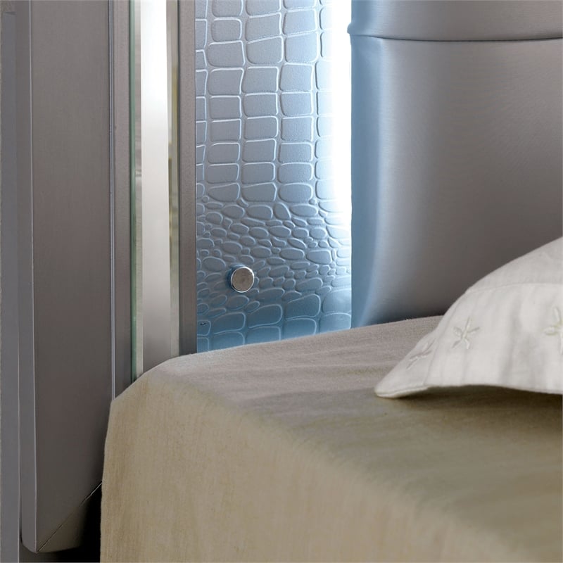 Furniture of America Rachel Faux Leather Queen LED Panel Bed in Silver