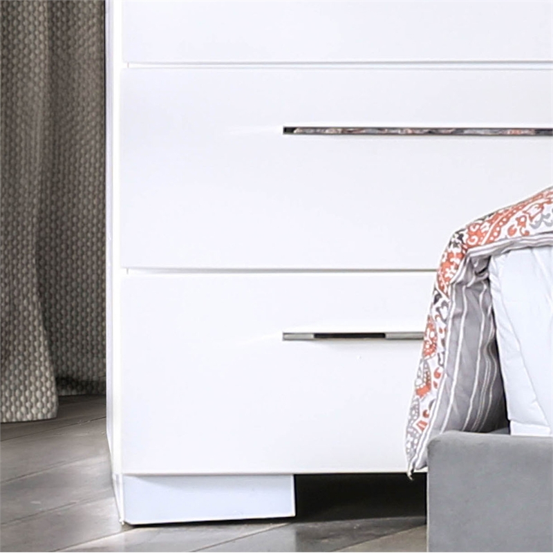 Furniture of America Rayland Contemporary Wood 5-Drawer Chest in Glossy White