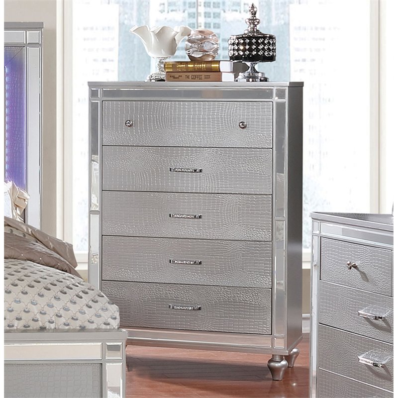 Furniture of America Xulu Contemporary Solid Wood 5-Drawer Chest in Silver
