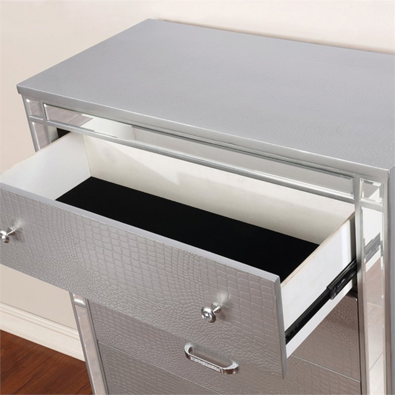 Furniture of America Xulu Contemporary Solid Wood 5-Drawer Chest in Silver