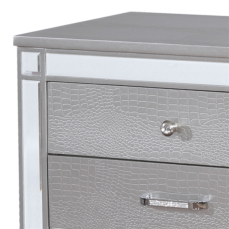 Furniture of America Xulu Contemporary Solid Wood 2-Drawer Nightstand in Silver