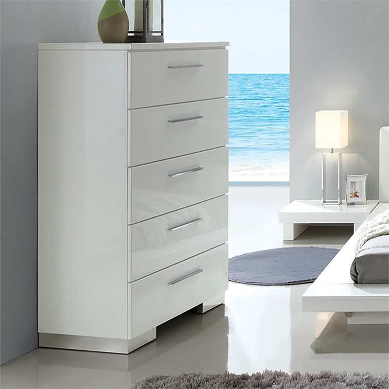 Furniture of America Krister Contemporary Wood 5-Drawer Chest in White