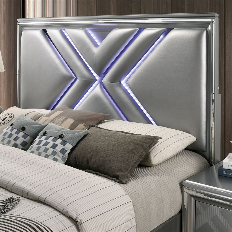 FOA Anaiya 5pc Silver Wood Bed Set - Queen + 2 Nightstands + Dresser + Mirror