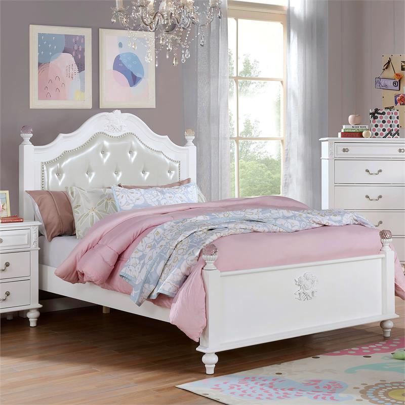 Furniture of America Mondu Traditional Wood Tufted Twin Kids Bed in White