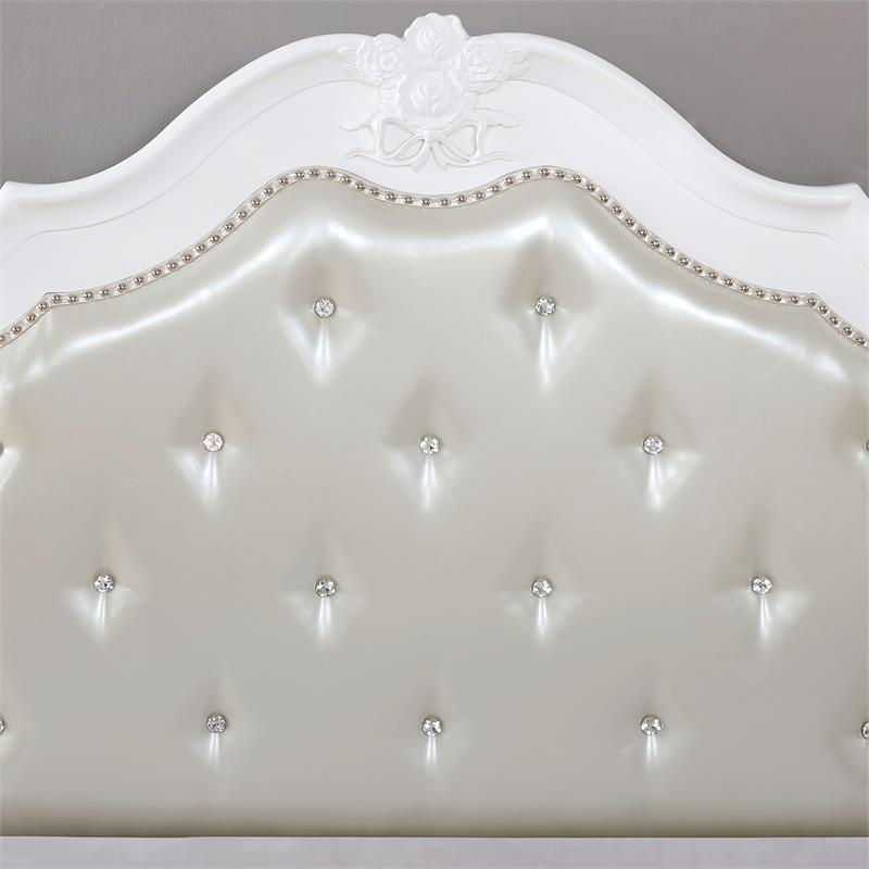 Furniture of America Mondu Traditional Wood Tufted Twin Kids Bed in White