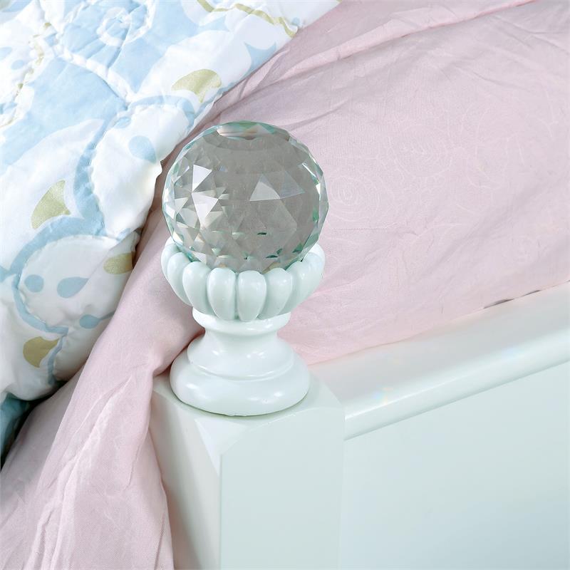 Furniture of America Mondu Traditional Wood Tufted Twin Kids Bed in White