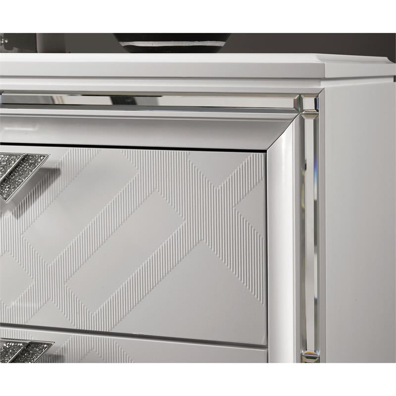 Furniture of America Anaiya Contemporary Solid Wood 5-Drawer Chest in White