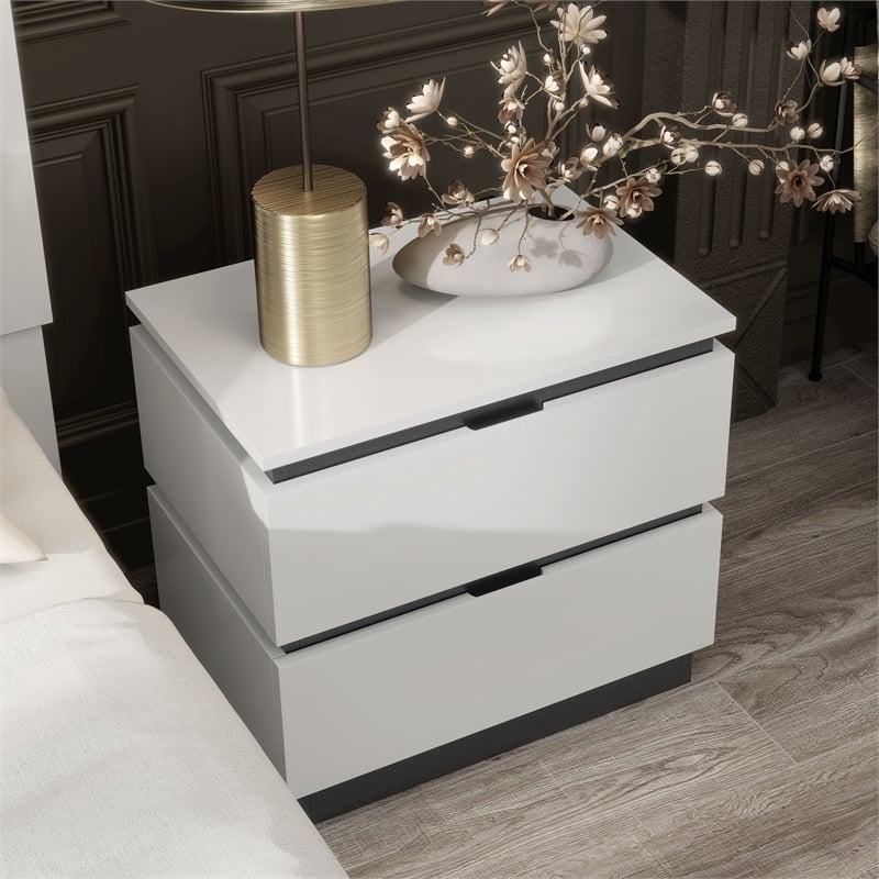 Furniture of America Misti Contemporary Solid Wood Nightstand with USB in White