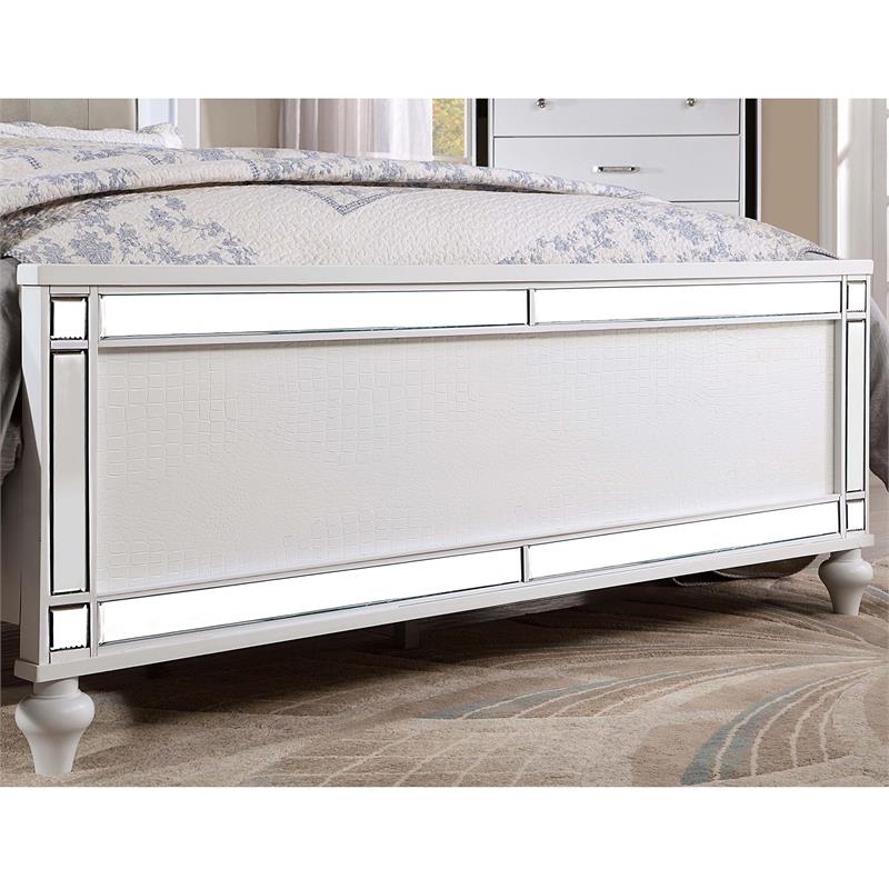 Furniture of America Xulu Contemporary Wood Cal King Bed with LED in White