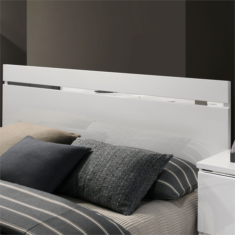 Furniture of America Malva Solid Wood Cal King Bed with LED Light in White