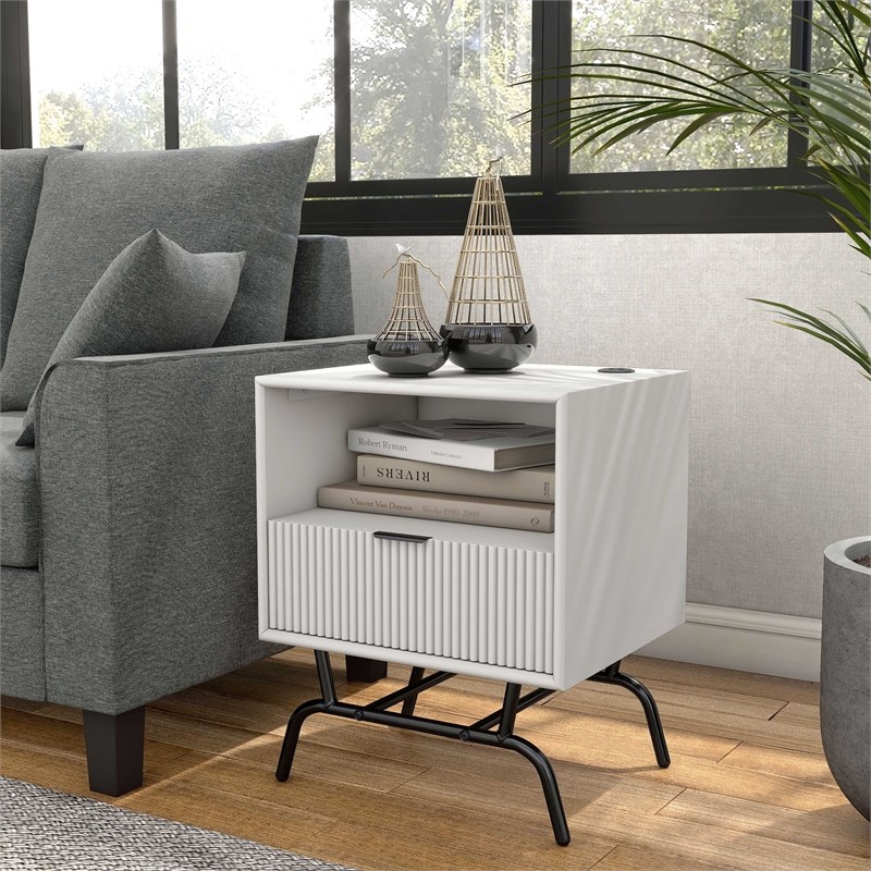 Furniture of America Gleb Wood Storage End Table with USB Port in White Pure