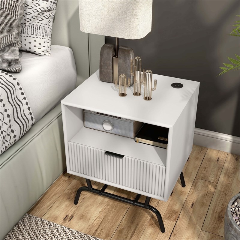Furniture of America Gleb Wood Storage End Table with USB Port in White Pure