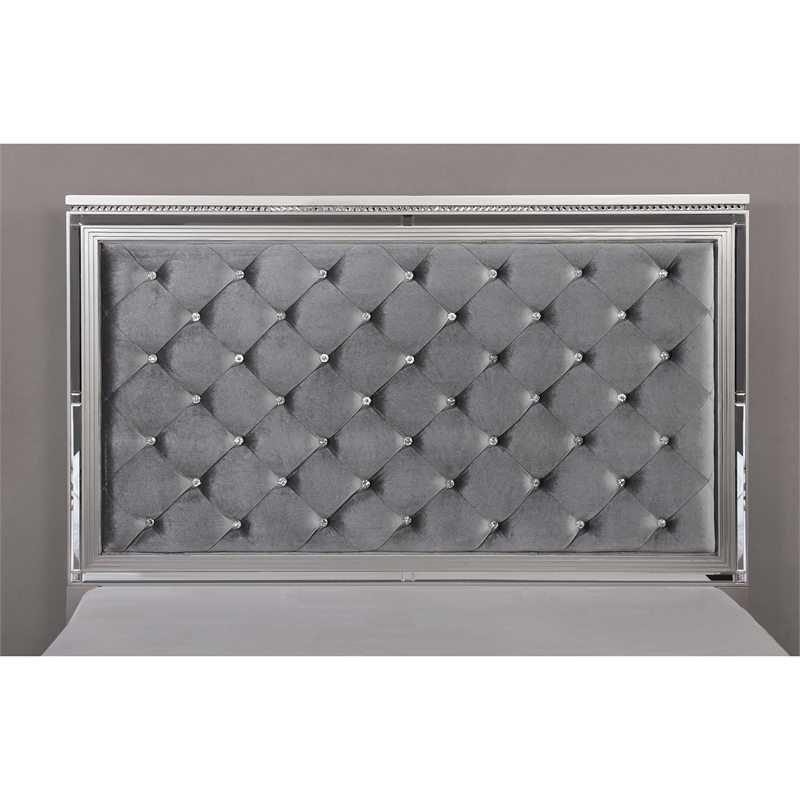 Furniture of America Chid Button Tufted Solid Wood Queen Bed in Silver