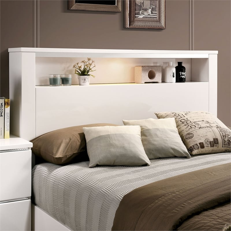 Furniture of America Quaker 2pc White Solid Wood Bedroom Set - Cal King+Dresser