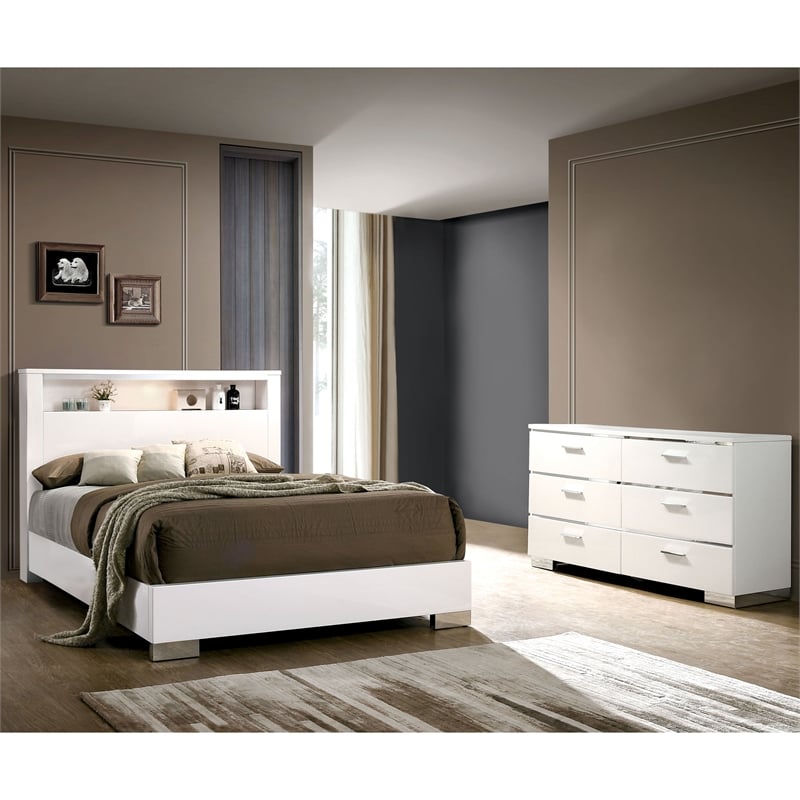 Furniture of America Quaker 2pc White Solid Wood Bedroom Set - Cal King+Dresser