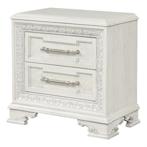 Furniture of America Gelbero White Wood Dovetail 2-Drawer Nightstand with USBs