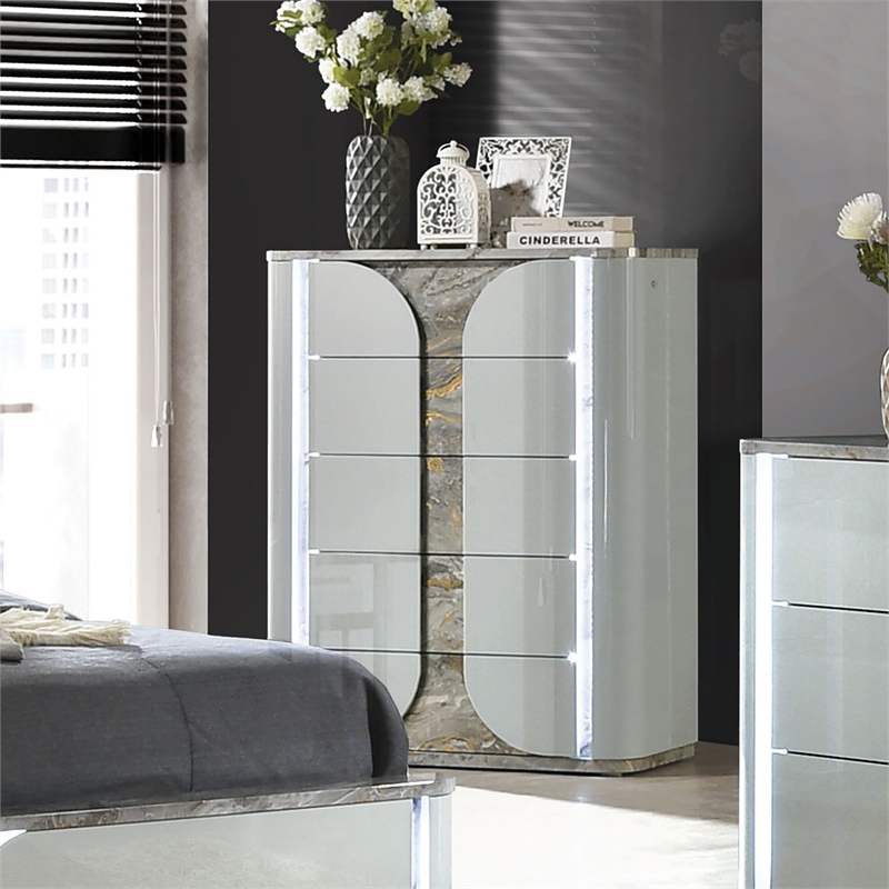 Furniture of America Bruna Solid Wood 5-Drawer Chest with LED in Light Gray