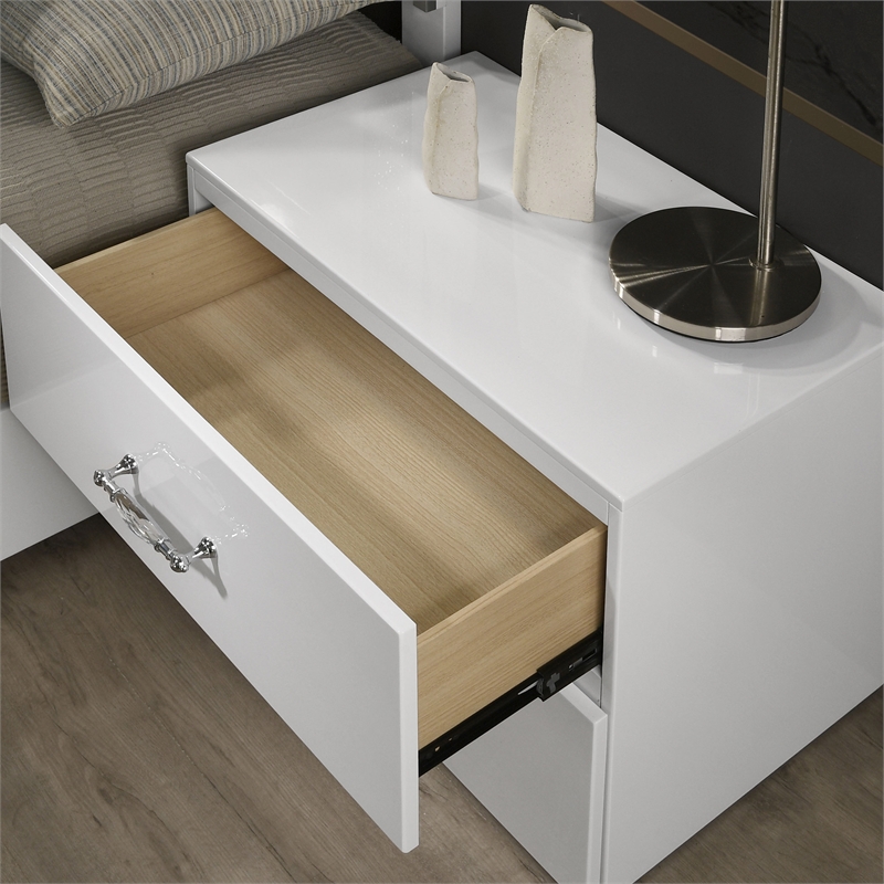 Furniture of America Quince Solid Wood 2-Drawer Nightstand in White