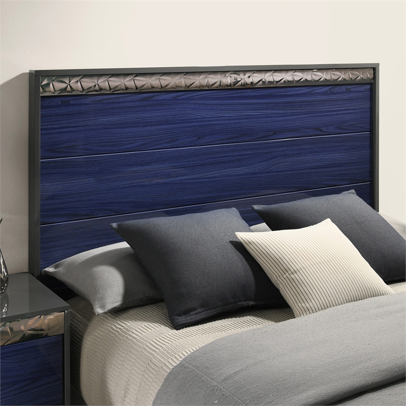 Furniture of America Scape Solid Wood Platform Queen Bed in Blue