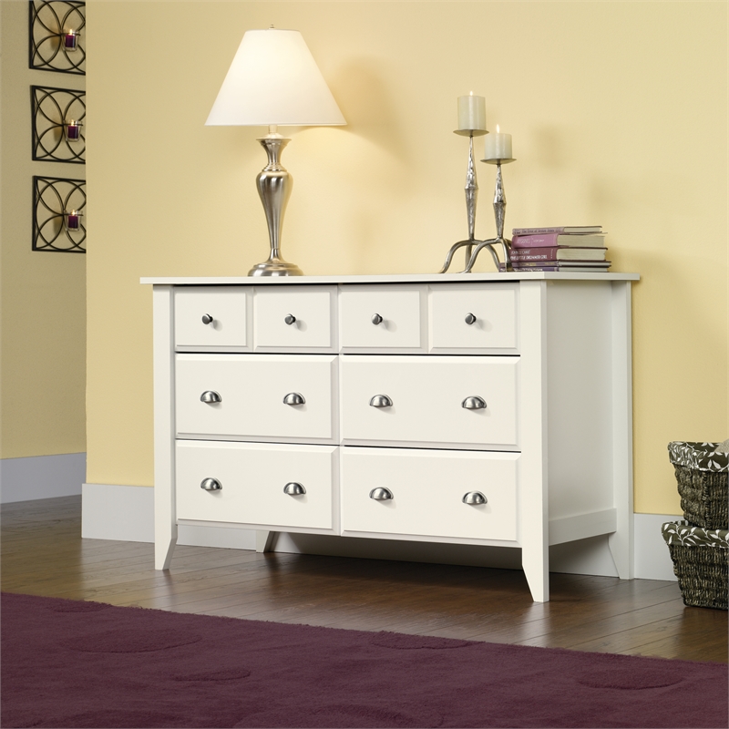 Catania Modern / Contemporary Engineered Wood 6 Drawer Dresser in Soft White