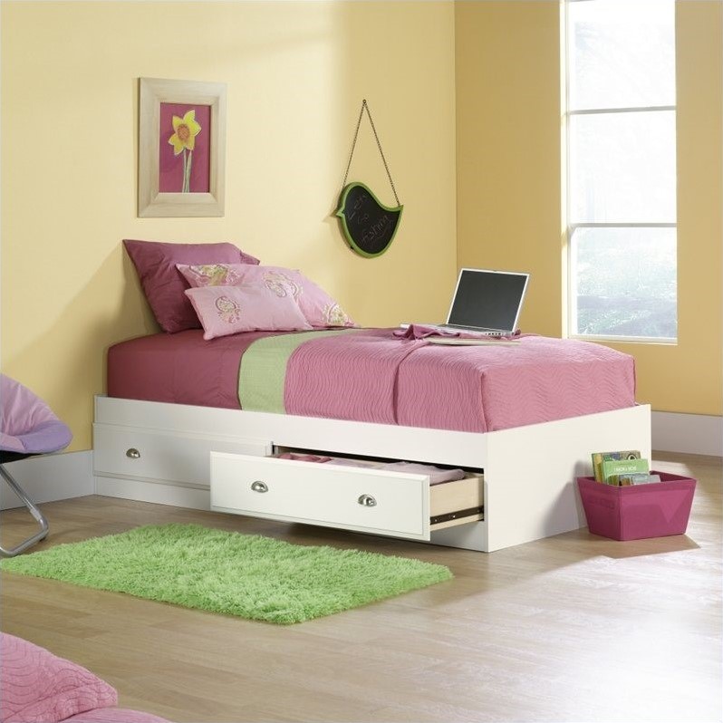Catania Modern / Contemporary Twin Mates Bed in Soft White Finish