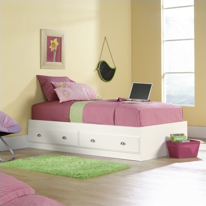 Catania Modern / Contemporary Twin Mates Bed in Soft White Finish