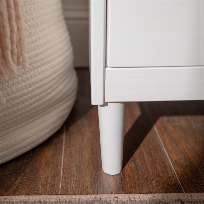 Catania Modern / Contemporary 6 Drawer Solid Wood Dresser in White