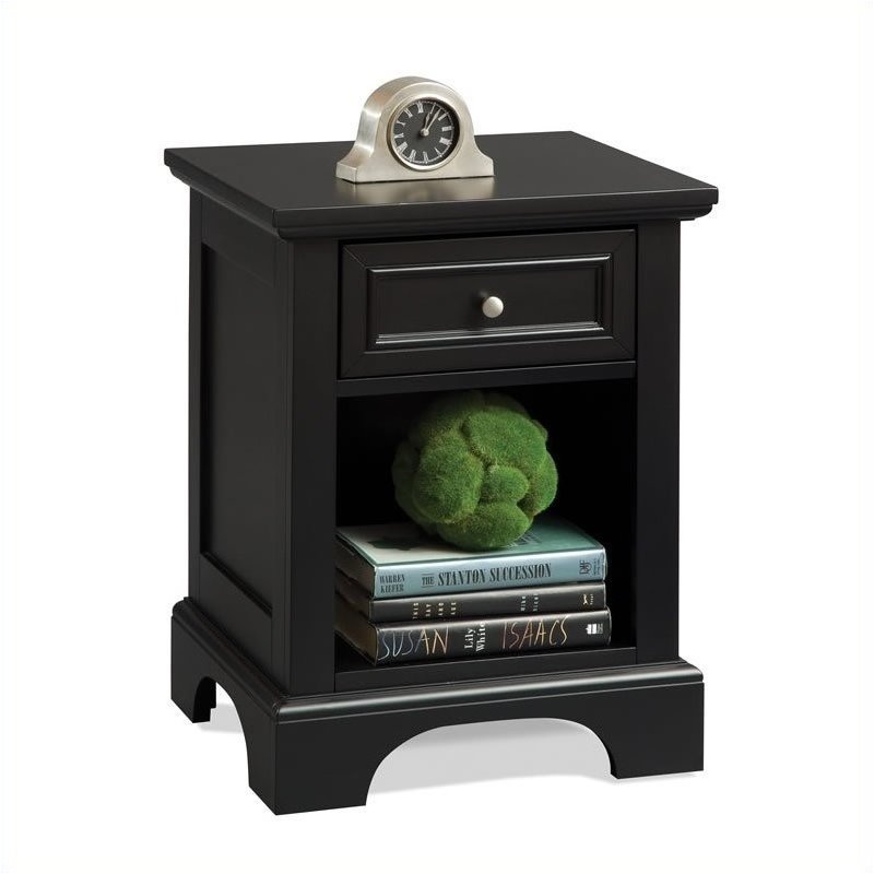 Bowery Hill Engineered Wood Queen Bedroom Set with Nightstand/Chest in Ebony