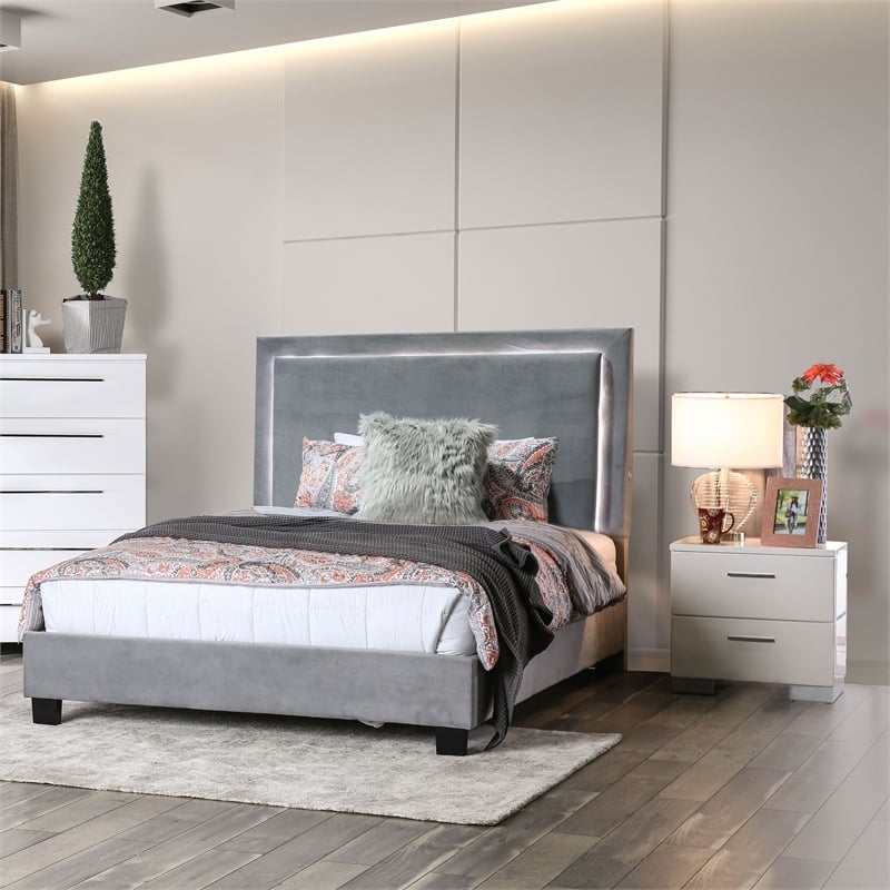 Bowery Hill Solid Wood Glossy White Nightstand Rectangular Felt-Lined Drawer 23.25