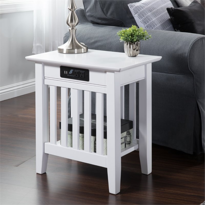Bowery Hill Solid Wood End Table with Charging Port in White