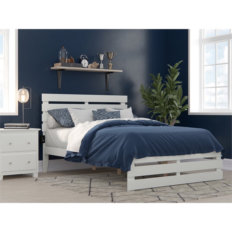 Bowery Hill Farmhouse Solid Wood Full Bed w/ Footboard with USB Charger in White