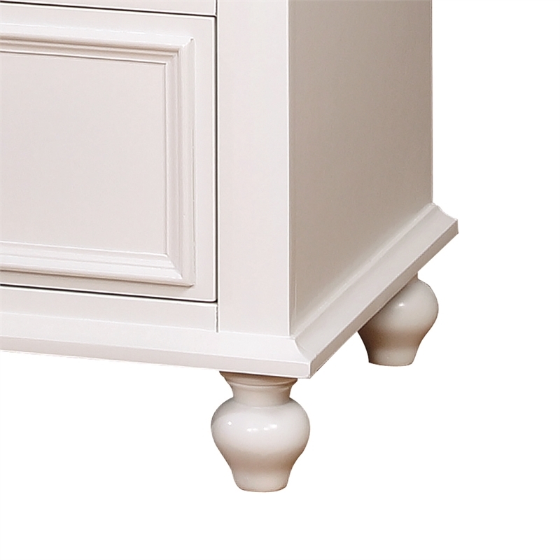 Bowery Hill 7-Drawer Traditional Solid Wood Dresser in White