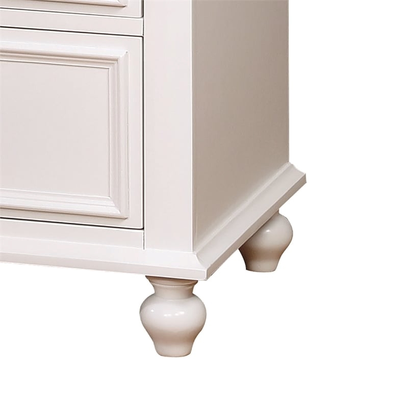 Bowery Hill 2-Piece 7-Drawer Traditional Wood Dresser and Mirror in White