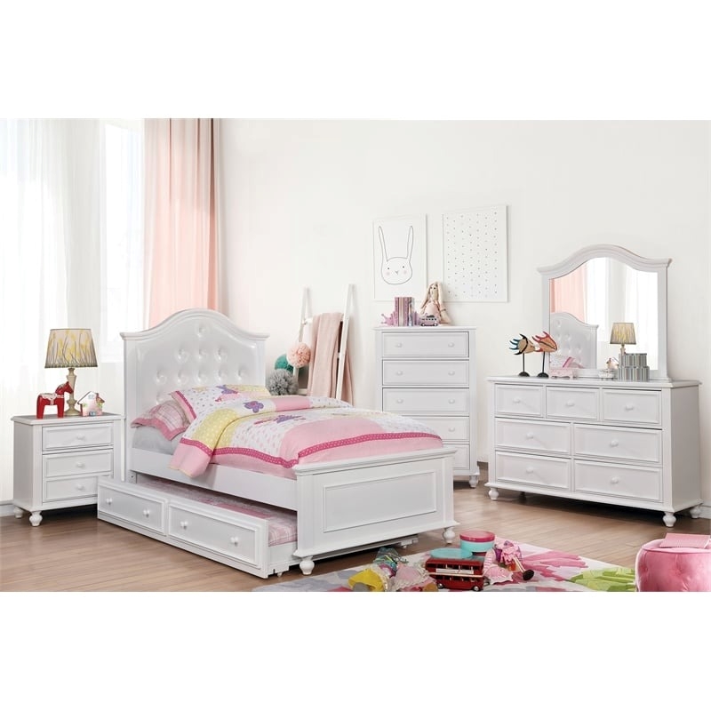 Bowery Hill 2-Piece 7-Drawer Traditional Wood Dresser and Mirror in White