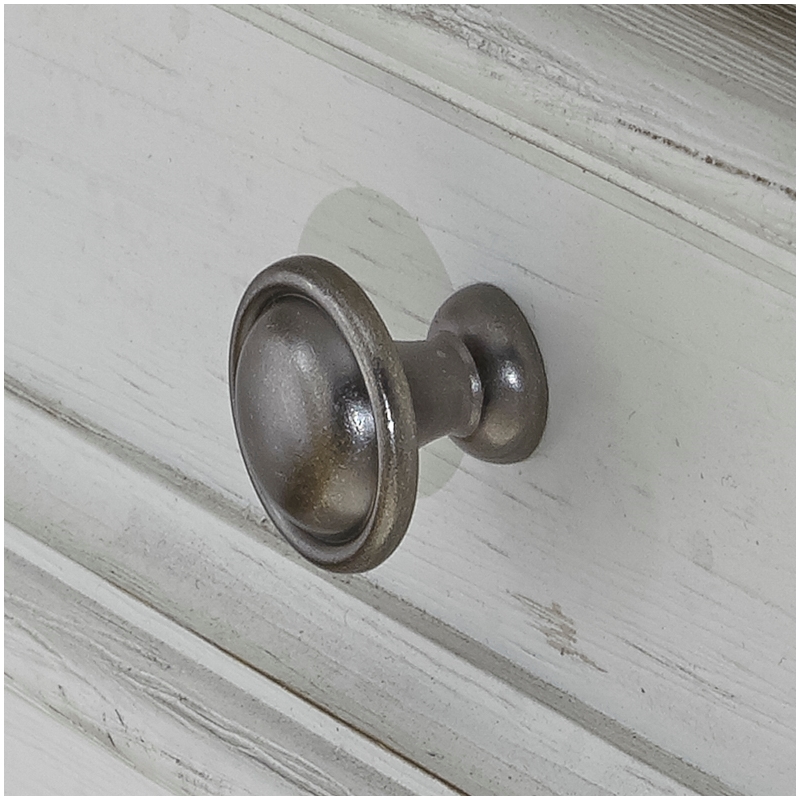 Bowery Hill 8 Drawer Dresser in White