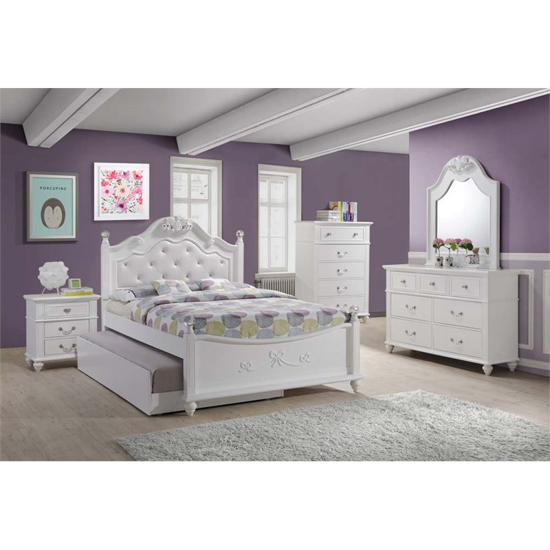 Bowery Hill Engineered Wood 7-Drawers Bedroom Dresser with Mirror Set in White