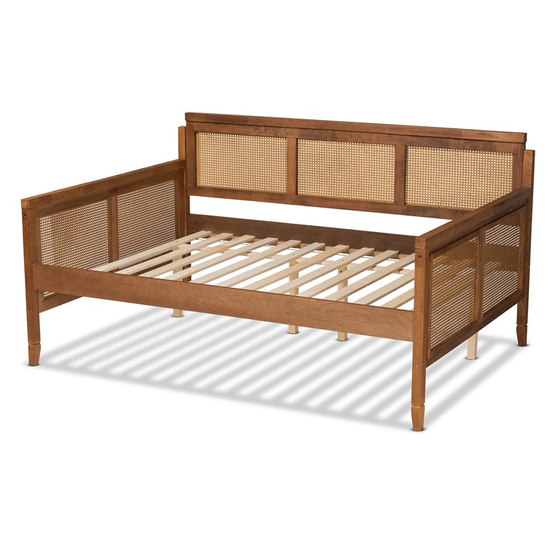 Bowery Hill Modern Rattan Full Size Daybed with Spade Feet in Walnut