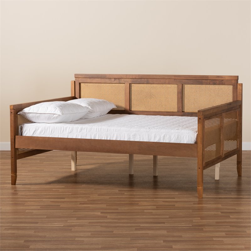 Bowery Hill Modern Rattan Full Size Daybed with Spade Feet in Walnut