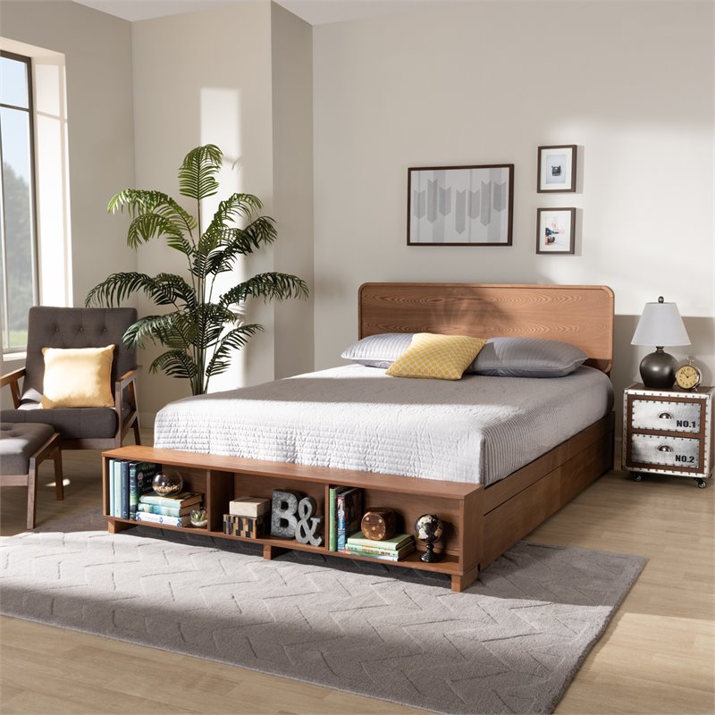 Bowery Hill Brown Finished Wood 4-Drawer Queen Size Platform Storage Bed