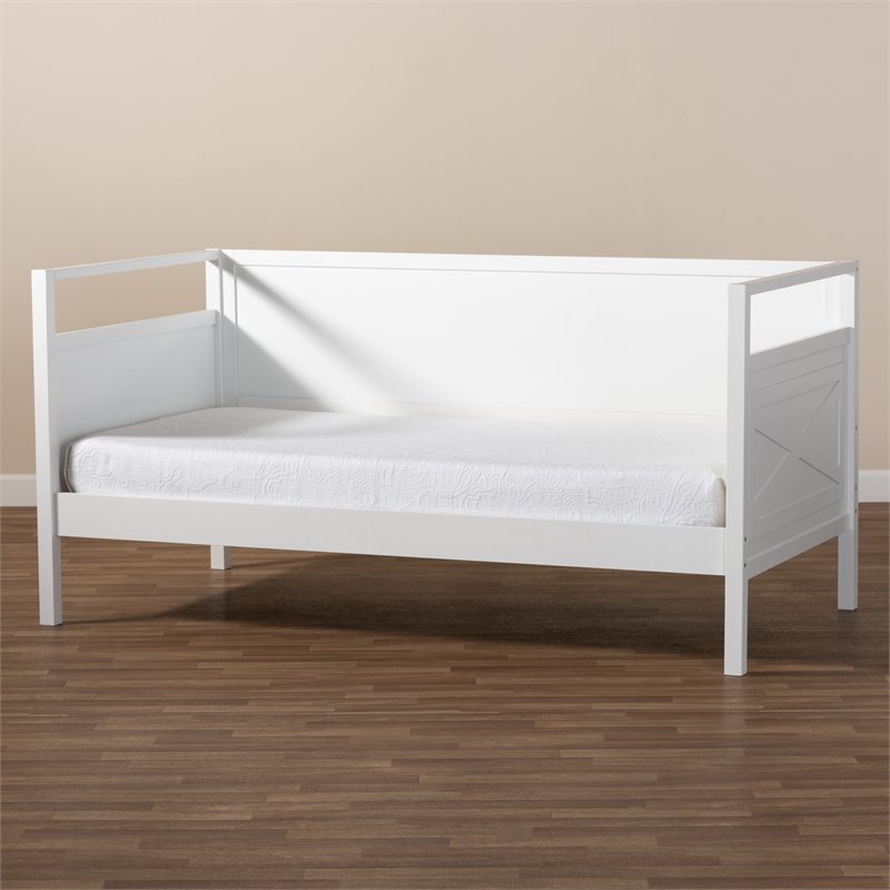 Bowery Hill Traditional Rubberwood/MDF Wood/LVL Twin Size Daybed in White