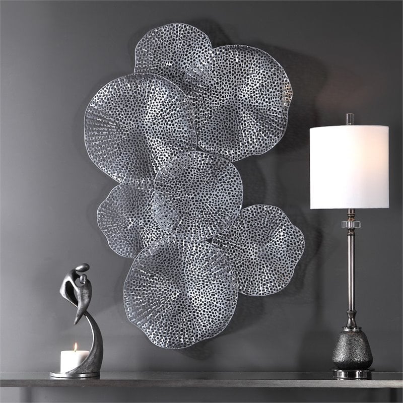 Bowery Hill Contemporary Metal Wall Art in Metallic Pewter