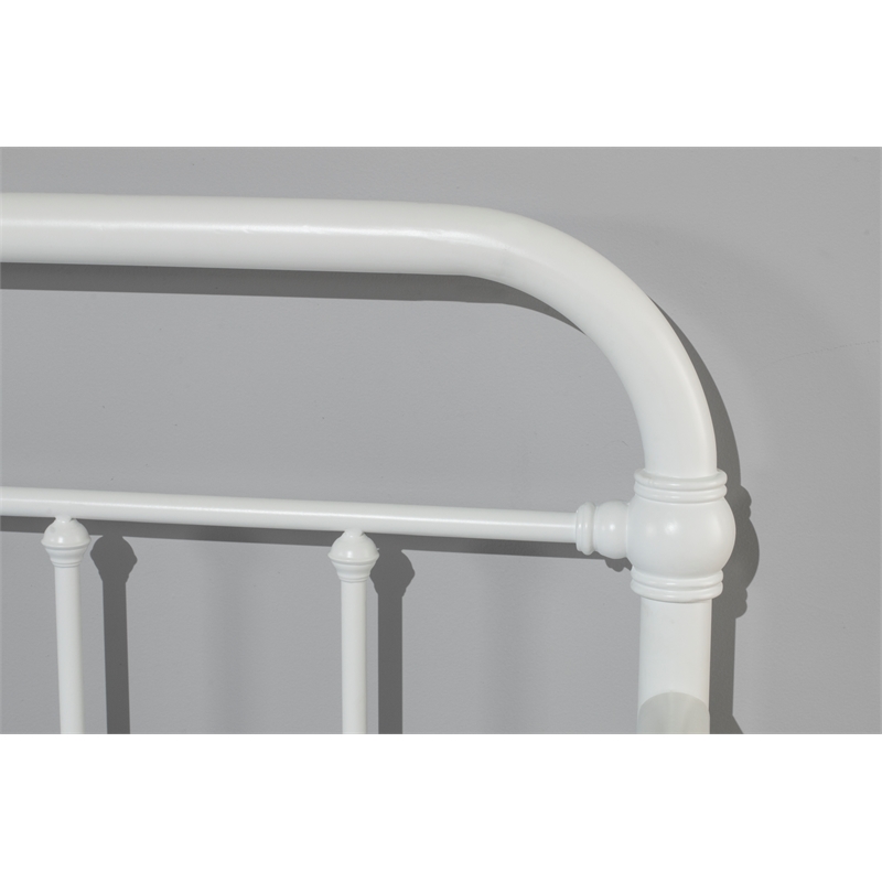 Bowery Hill Contemporary Twin Daybed with Trundle in Soft White