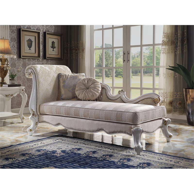 Bowery Hill Traditional Chaise w/ Pillows in Antique Pearl & Fabric